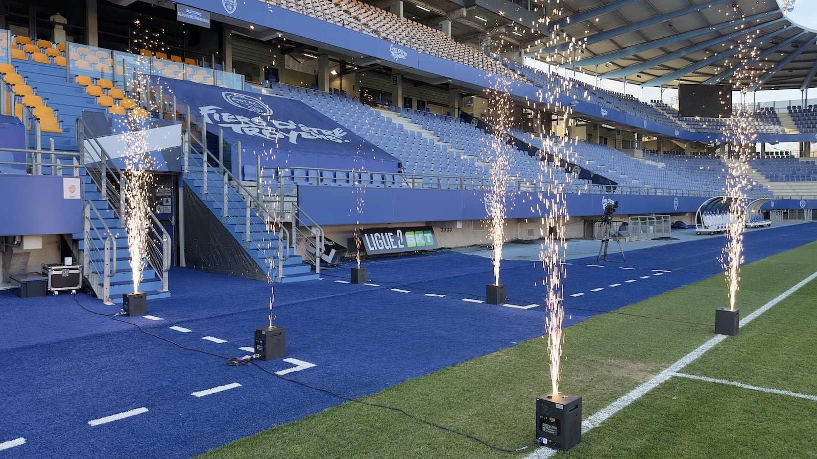 Étincelles froides au Stade de l'Aube à Troyes
